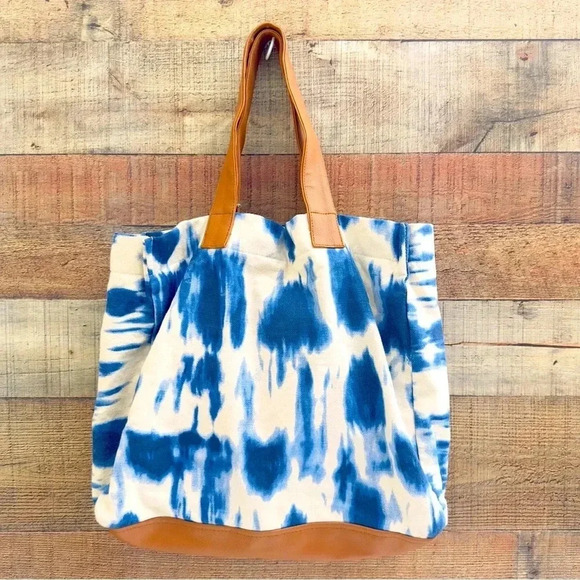 NWT Lu+elle Laguna Tie Dye Large Tote With Tassel - Picture 2 of 9